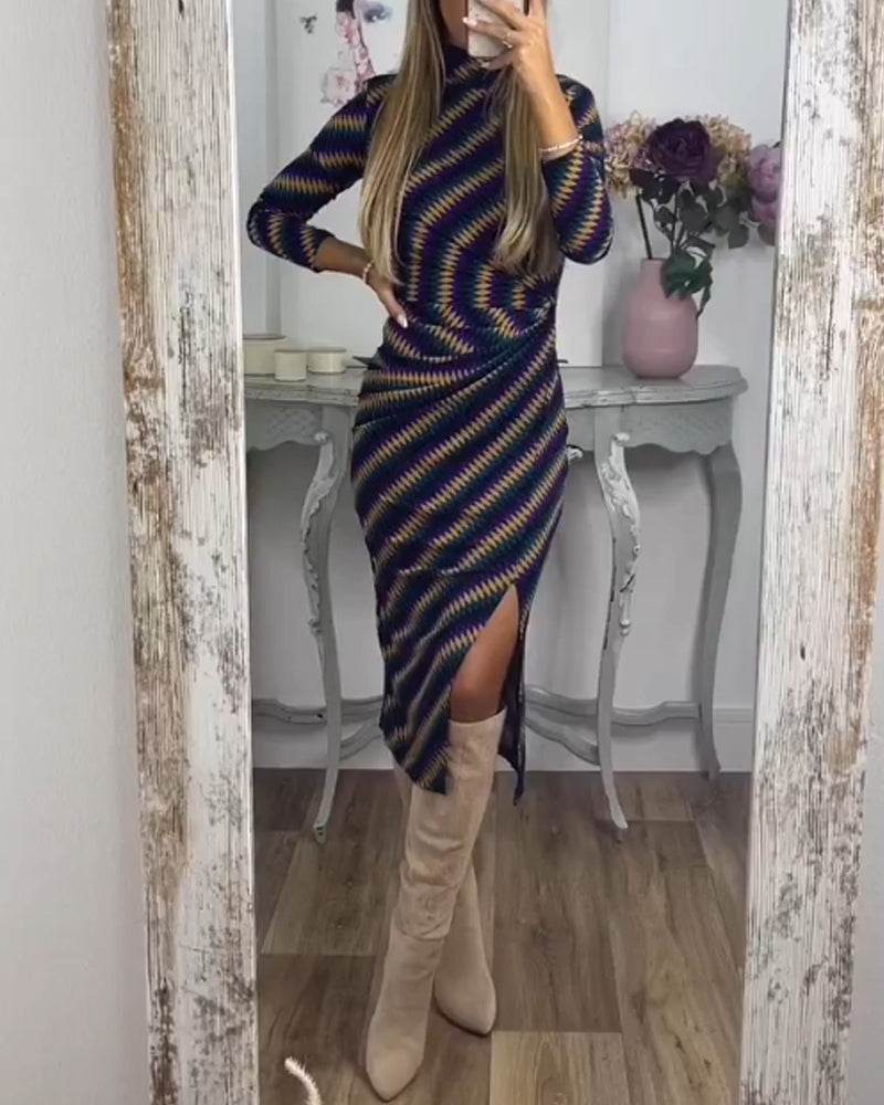 Sexy Kleid mit Streifen und Stehkragen