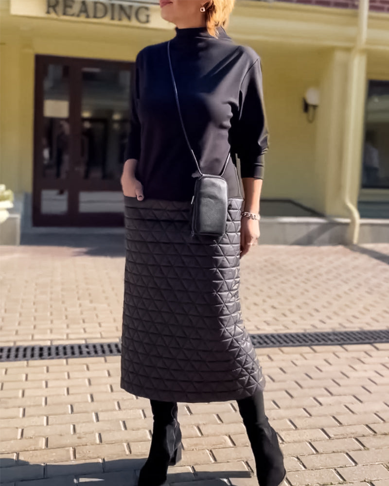 Modisches Kleid Mit Halbem Rollkragen Und Langen ärmeln