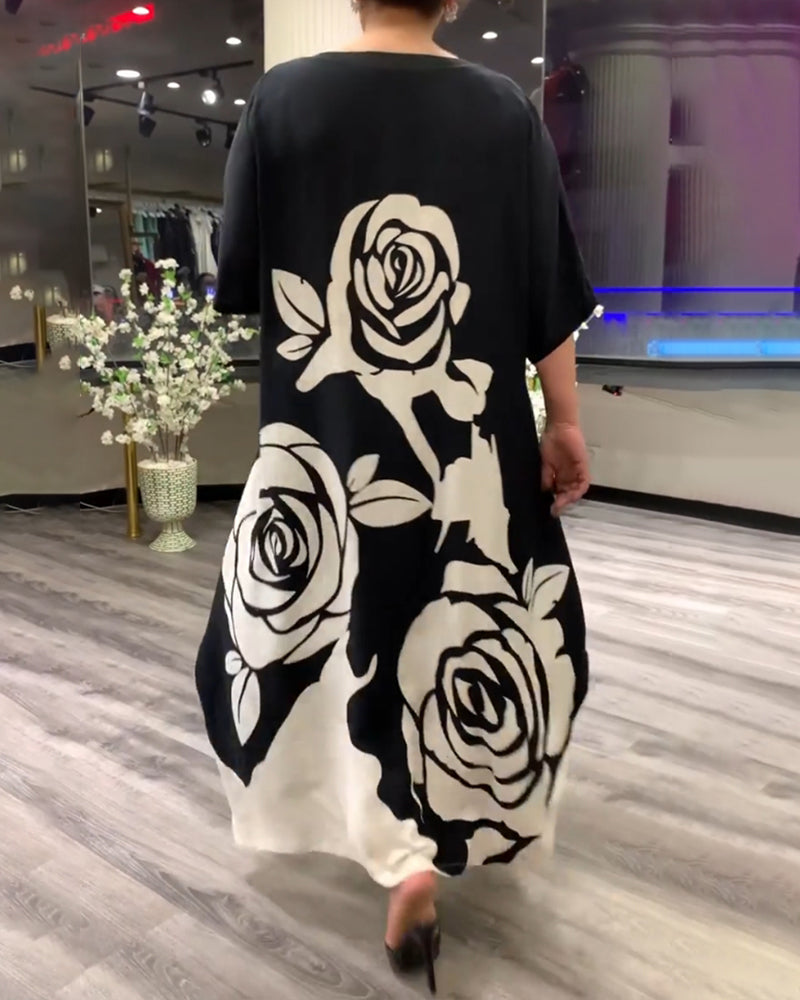 Freizeitkleid mit Rosendruck