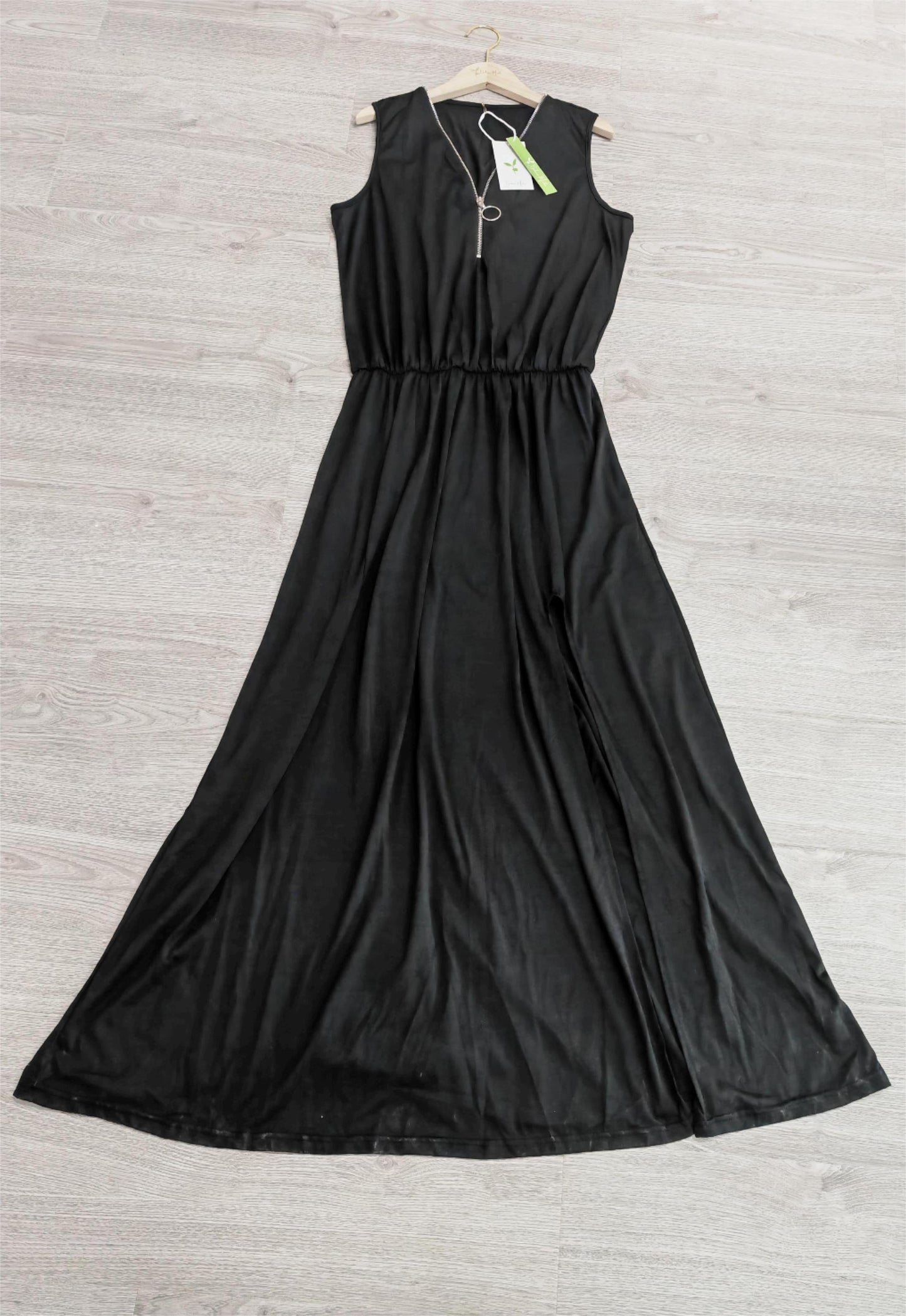 SpringStil® - Schwarzes ärmelloses Maxikleid mit Illusionsfalten