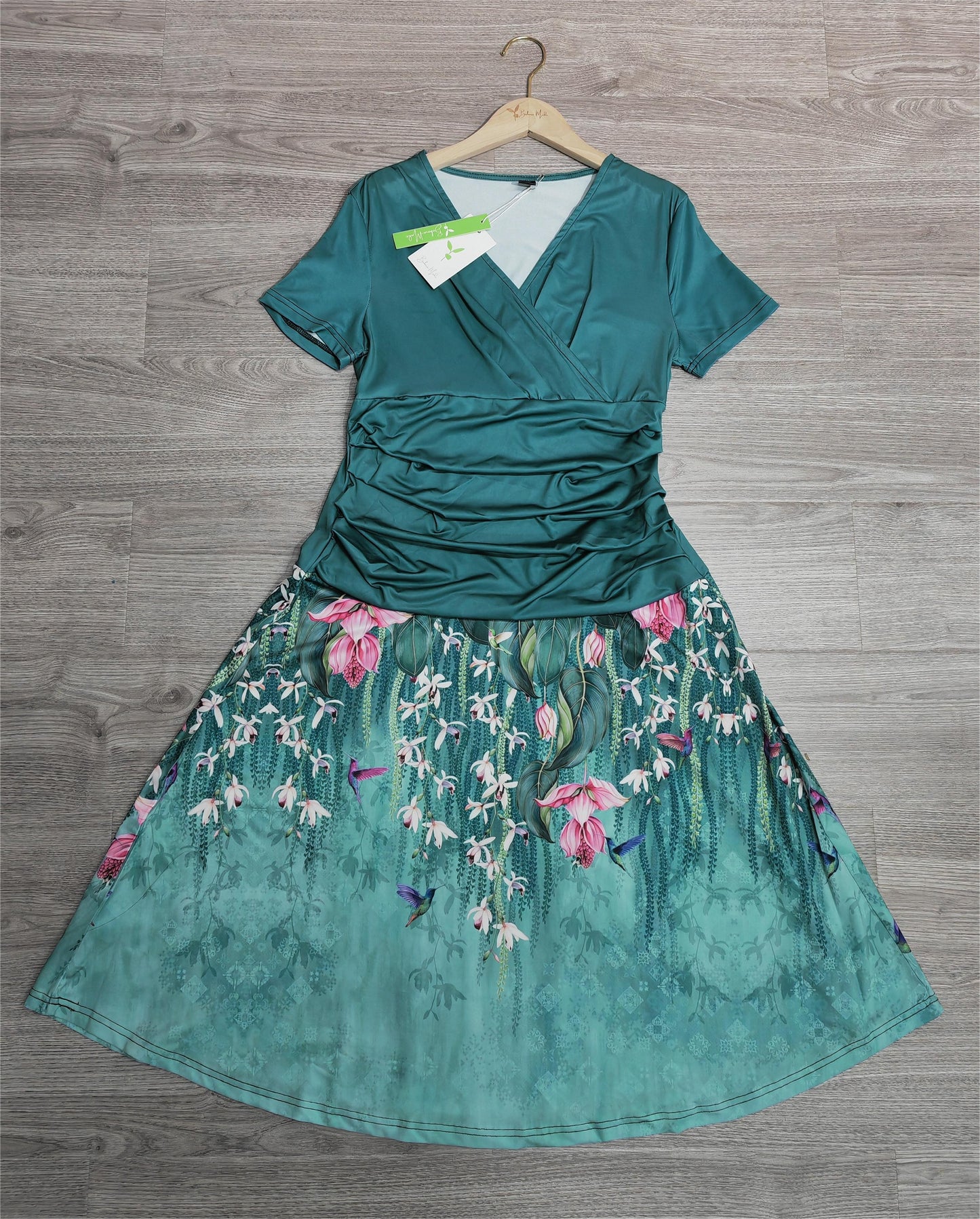 EcoExotica® - Grünes Midikleid mit Blumenmuster und Farbverlauf für Damen