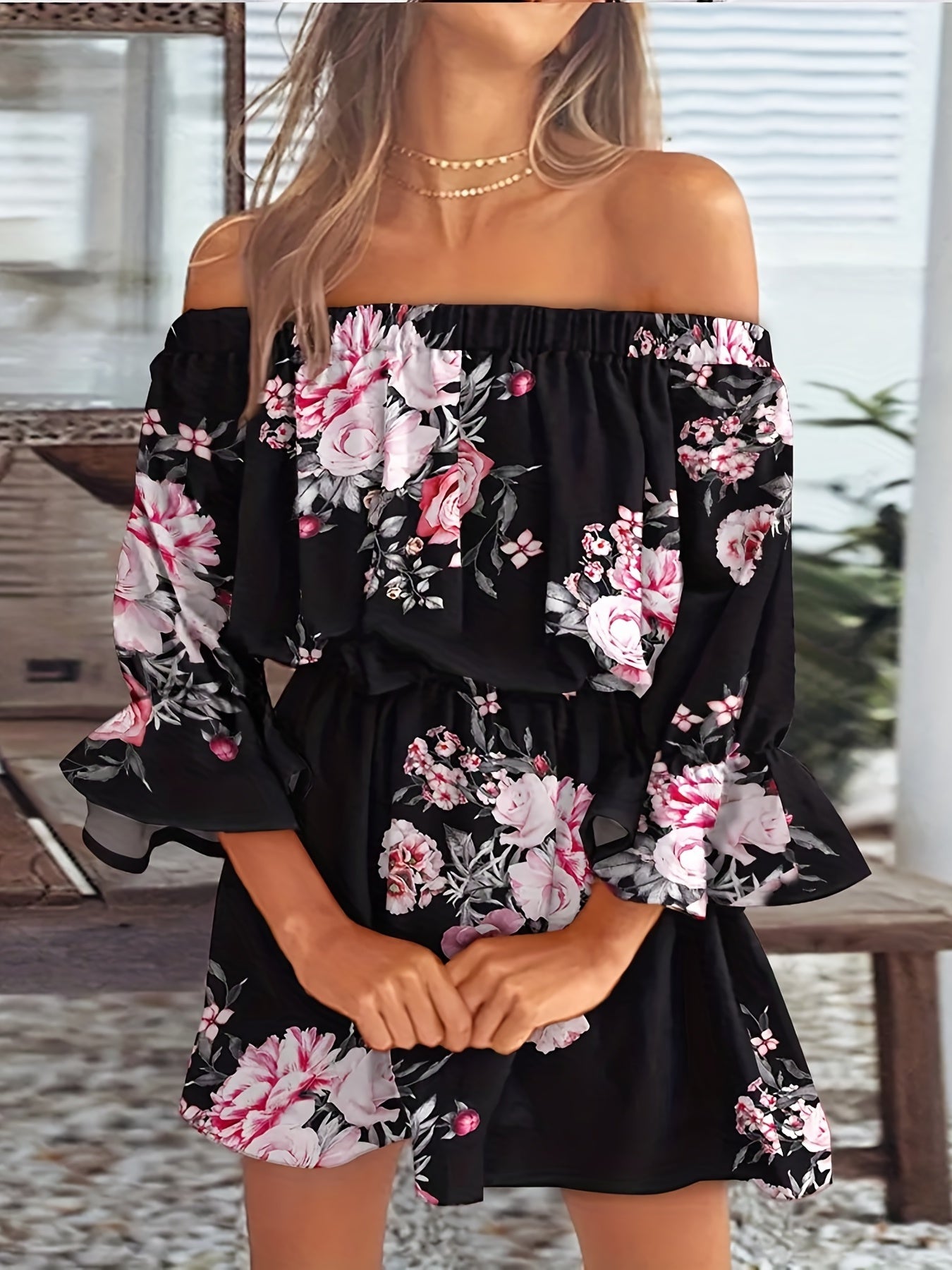 Weißes Federzauber - Off-Shoulder Boho Kleid