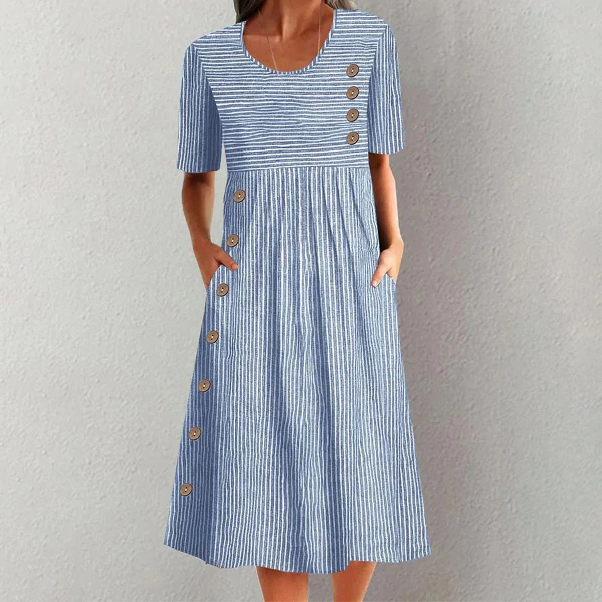 Ava – blau gestreiftes kurzarm-midikleid