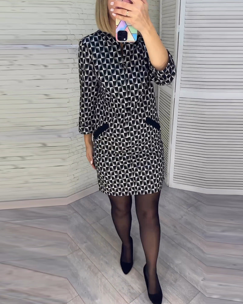 Kleid mit Rautenprint und langen Ärmeln