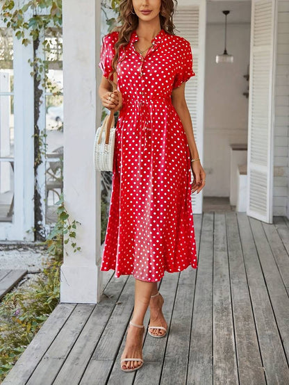 Chloe – a-linien-kleid mit polka-dot-print und v-ausschnitt