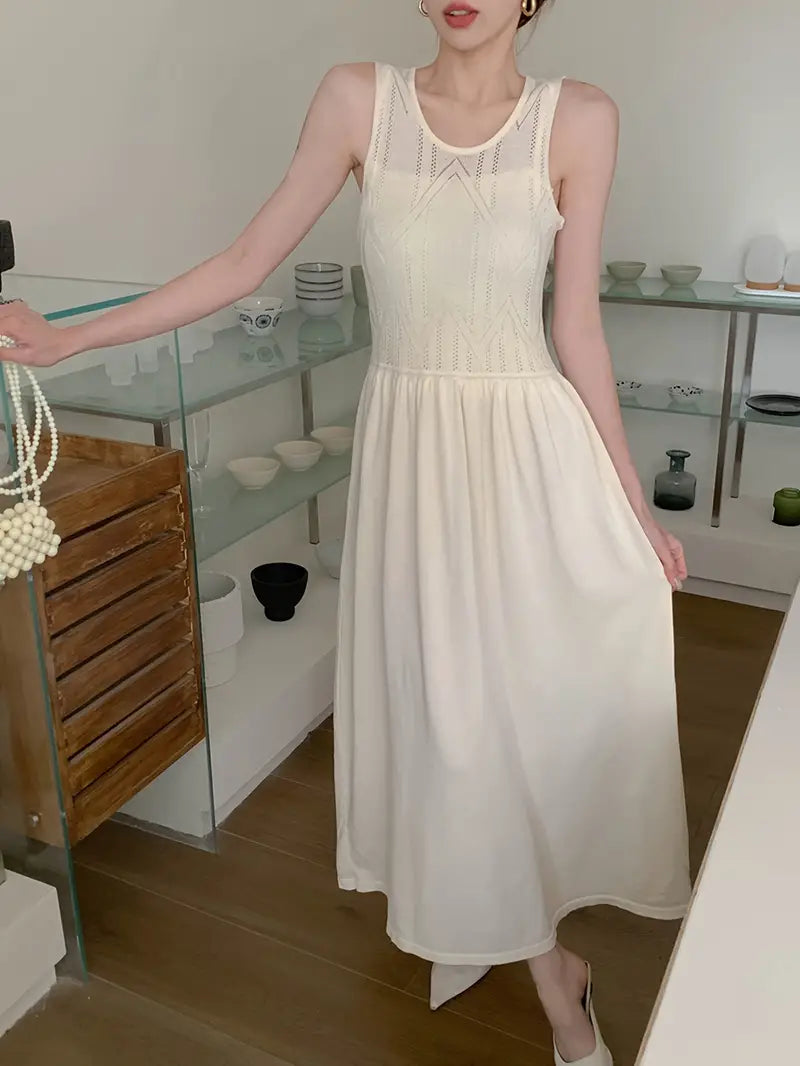 Irma - Weites, weißes Faltenkleid