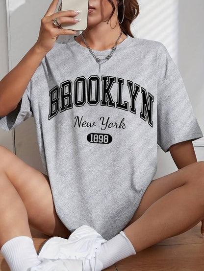 Savannah – stilvolles rundhals-t-shirt mit brooklyn-print